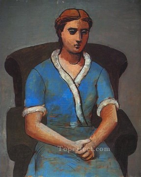 パブロ・ピカソ Painting - 肘掛け椅子に座る女性 オルガ 1922年 パブロ・ピカソ